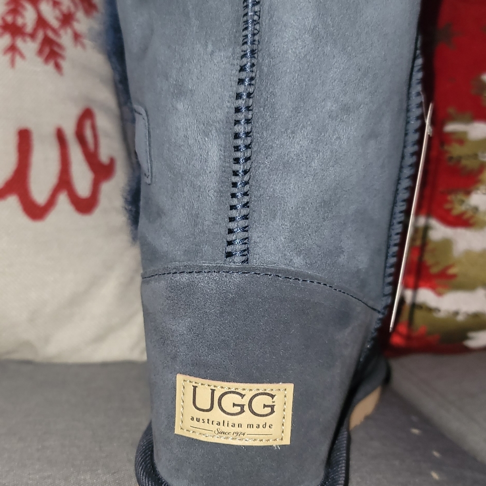 Selling these beauties! Brand new UGGS directly from Australia.